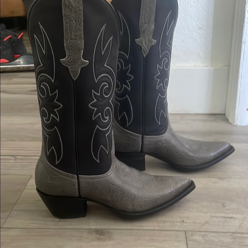 Chic Black and Gray Cowboy Boots